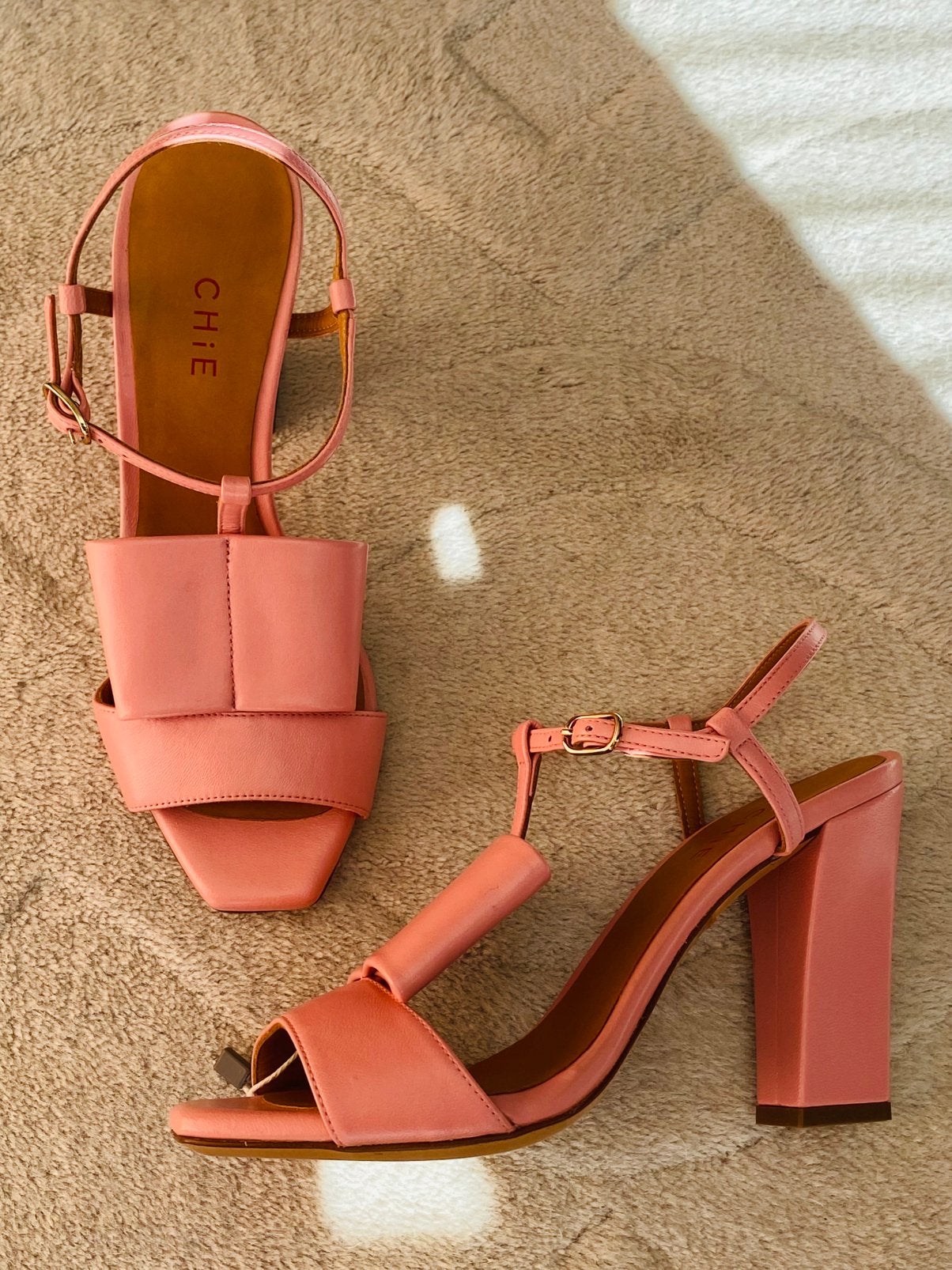 Nieuw: Chie Mihara sandalen met hak in maat 37 😍, Nieuw, Roze, Sandalen of Muiltjes, Ophalen of Verzenden