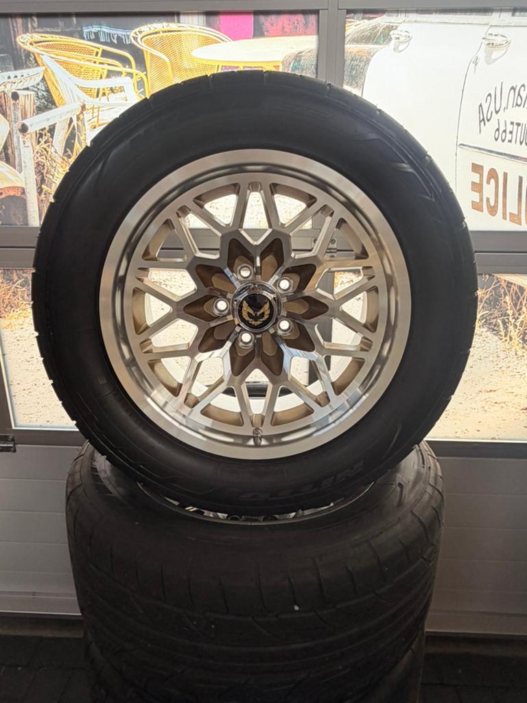 Snowflake velgen set compleet met breedset banden, 255 mm, 17 inch, Ophalen of Verzenden, Zomerbanden