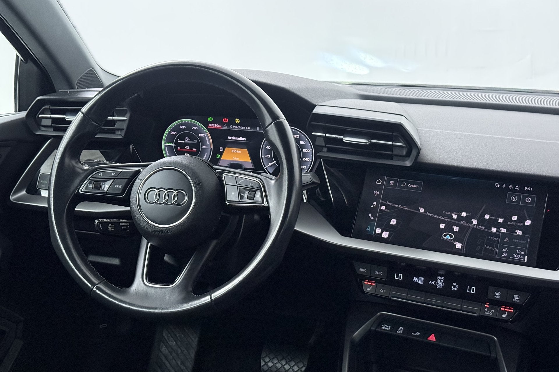 Audi A3 Sportback 40 TFSI e Edition (TREKHAAK, STOELVERWARMI, Gebruikt, 4 cilinders, Plug-in hybride, 71 km/l