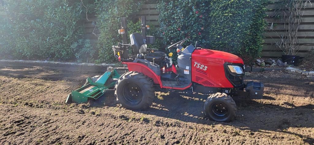 Mini trekker, mini loonwerk,grondwerk, zaaiwerk