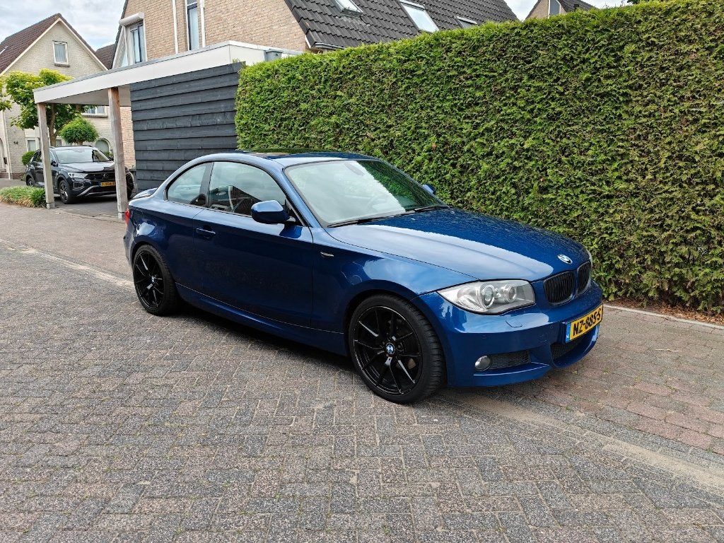 BMW 120I coupe - High executive, 1-Serie, 4 cilinders, Leder en Stof, 1200 kg