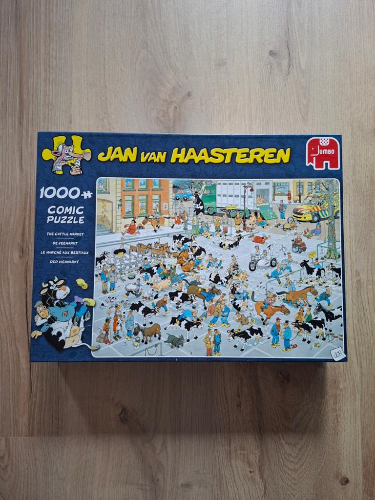 Jan van Haasteren puzzel - De veemarkt - 1000 stukjes, Ophalen of Verzenden, 500 t/m 1500 stukjes, Zo goed als nieuw, Legpuzzel