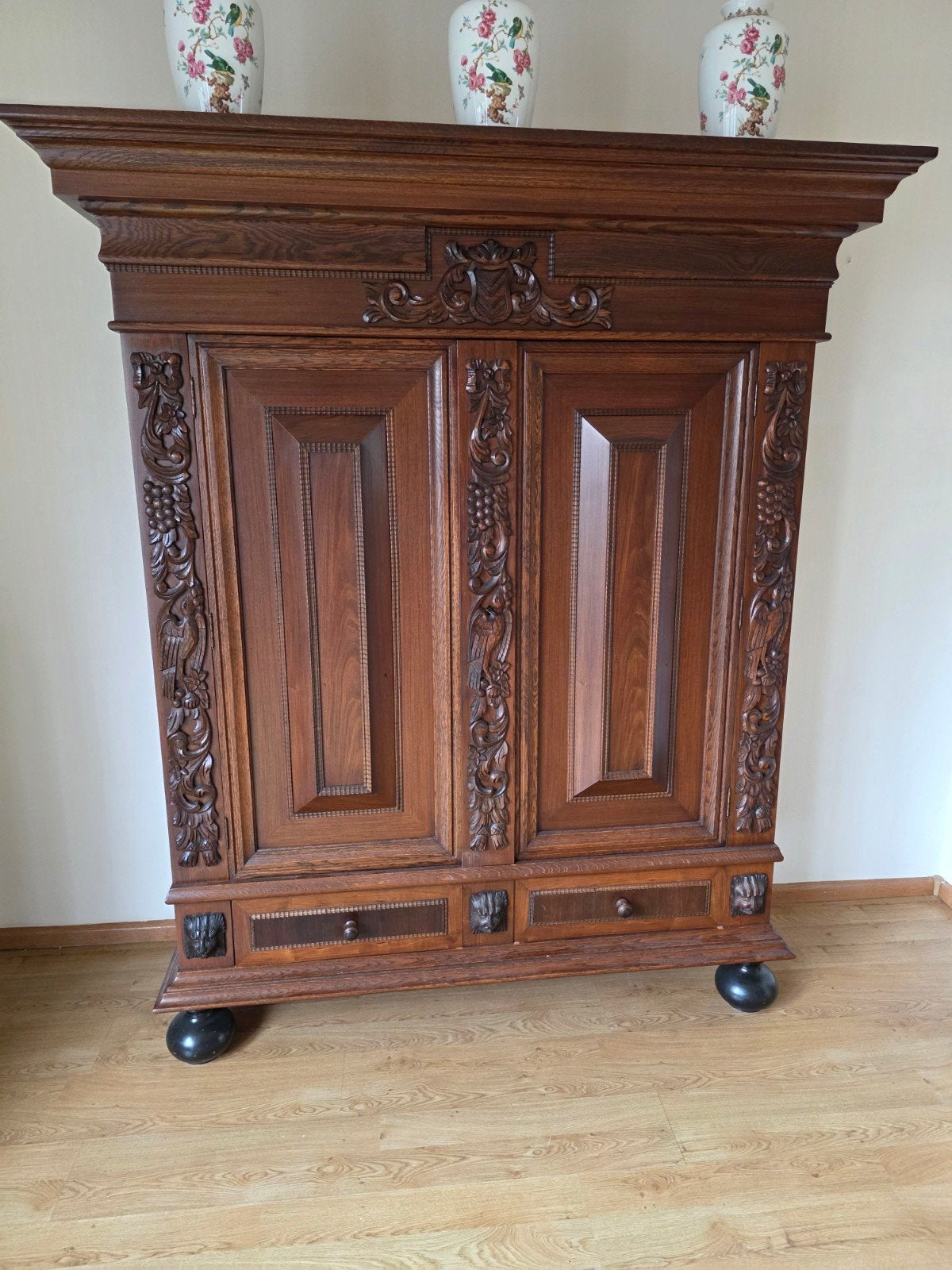 Prachtige Antieke Eikenhouten rankenKast met Rijk Snijwerk, Antiek en Kunst, Ophalen