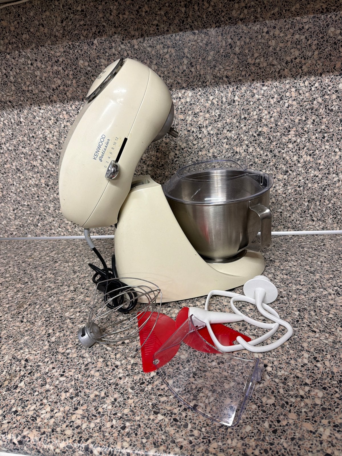 Kenwood Patissier keukenmachine met accessoires, Witgoed en Apparatuur, Keukenmixers, Zo goed als nieuw, 3 tot 4 liter, 3 snelheden of meer