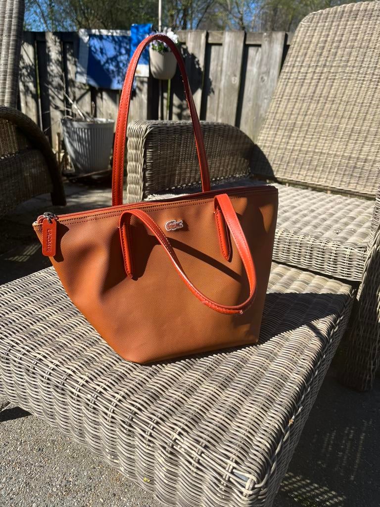 Lacoste handtas, 30 cm of meer, Minder dan 35 cm, Oranje, Ophalen of Verzenden