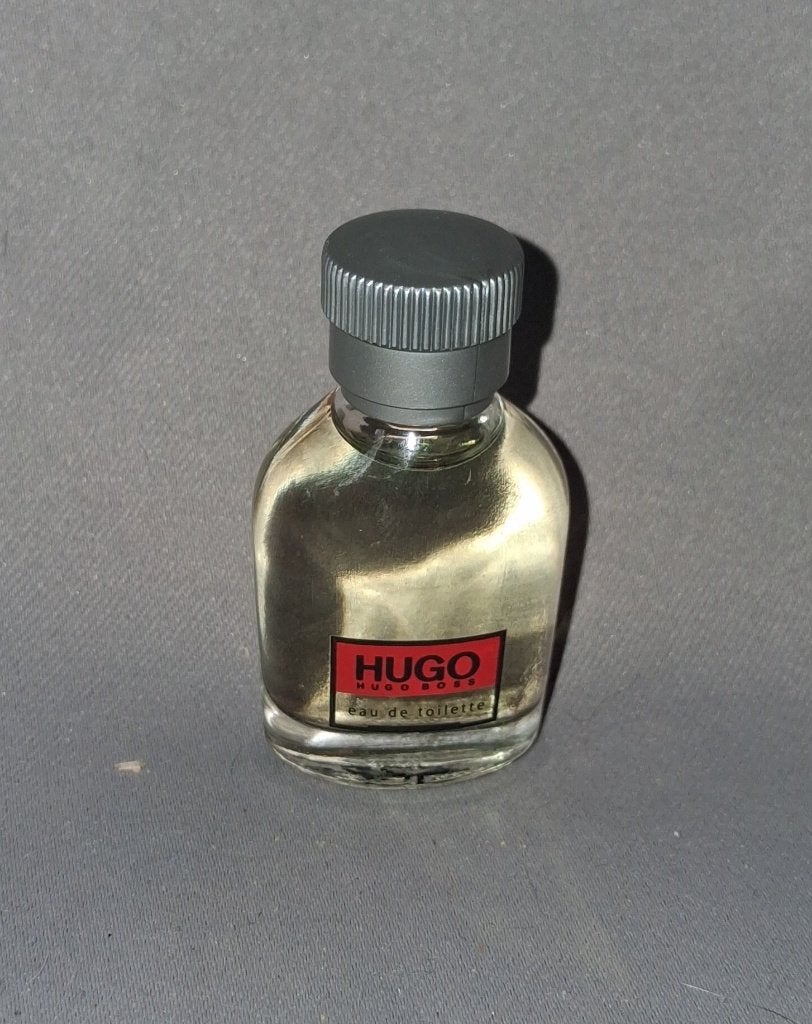 Volle parfum mini -  Hugo boss Hugo, Verzamelen, Ophalen of Verzenden, Zo goed als nieuw, Miniatuur, Gevuld