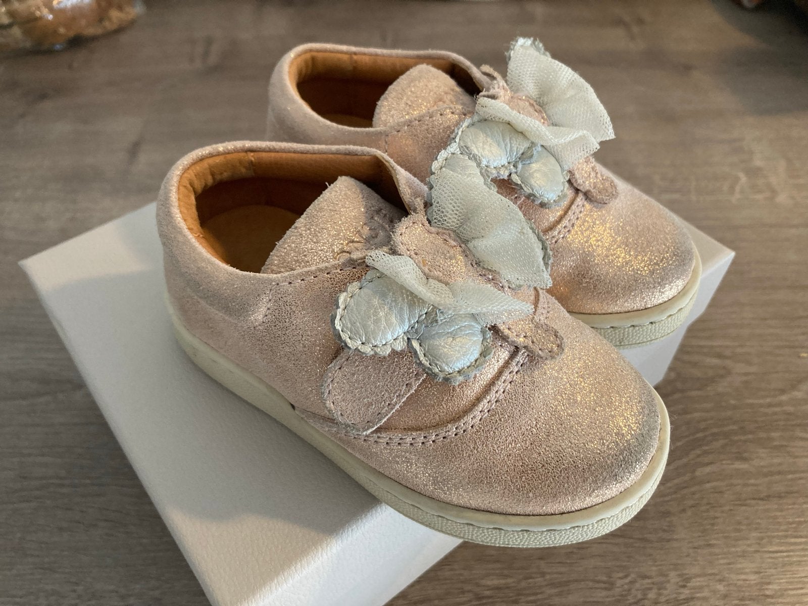 Donsje schoenen met vlinders maat 22, Kinderen en Baby's, Meisje, Schoenen, Ophalen of Verzenden, Zo goed als nieuw
