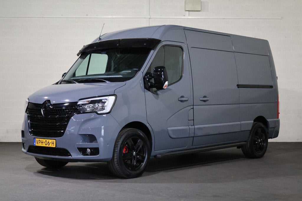 Renault Master 2.3 dCi 180pk L2 H2 Black Edition (bj 2022), Auto's, Voorwielaandrijving, Stof, Gebruikt, Euro 6