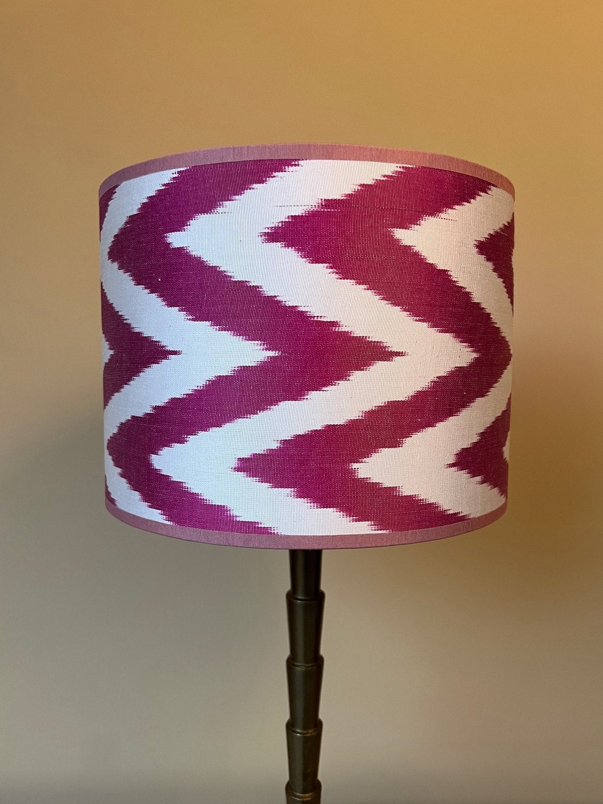 Roze wit lampenkap zigzag - 25x18 cm - unieke lampenkap, Huis en Inrichting, Overige kleuren, Rond, Nieuw, Ophalen of Verzenden