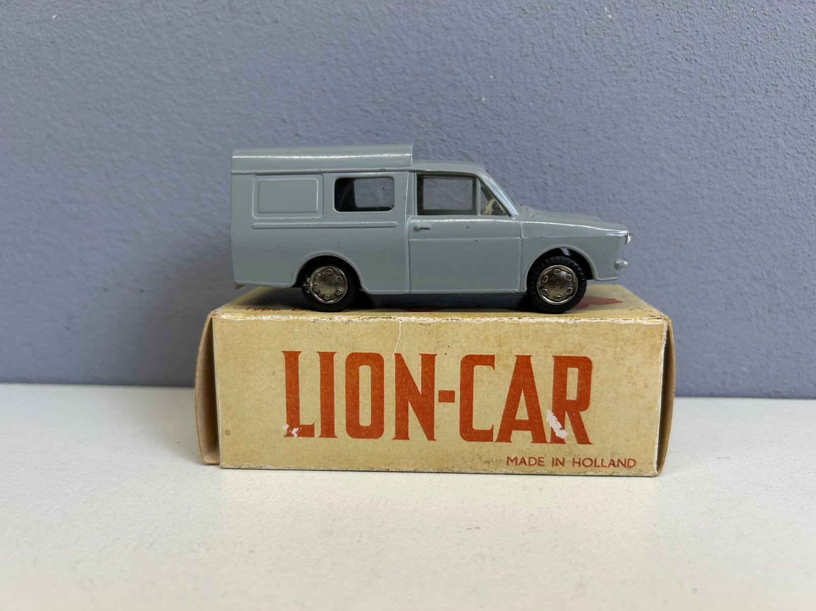 70’s Lion toys car Daf 33 Bestelauto muisgrijs, Ophalen of Verzenden, Zo goed als nieuw, Bus of Vrachtwagen, Lion Toys