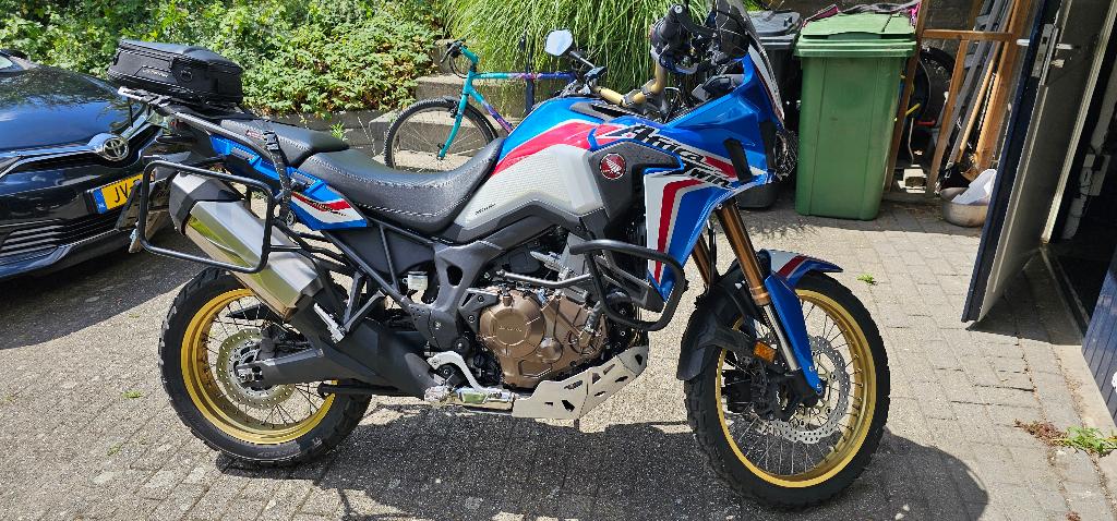 CRF1000L Africa Twin bescherm set valbeugels, skidplate etc, Ophalen, Gebruikt