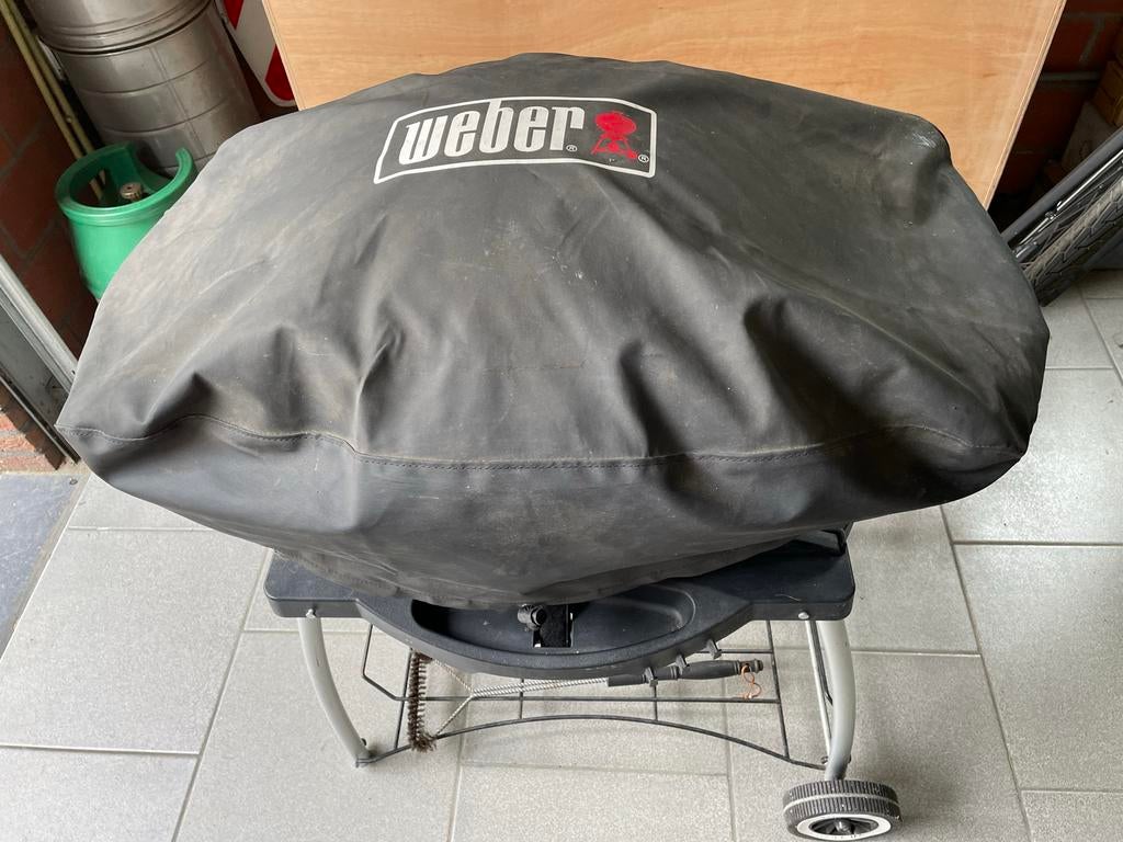 Weber Q2000 Gasbarbecue met hoes en onderstel, Ophalen, Zo goed als nieuw