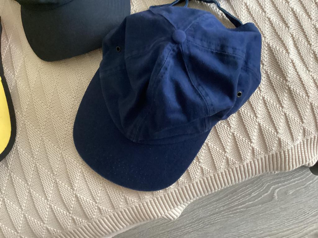 Verschillende caps, Ophalen of Verzenden, Zo goed als nieuw