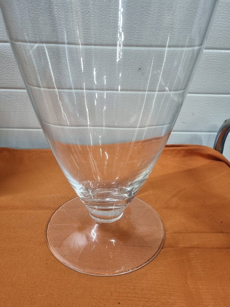 vaas groot glas op voet 65h, Ophalen of Verzenden