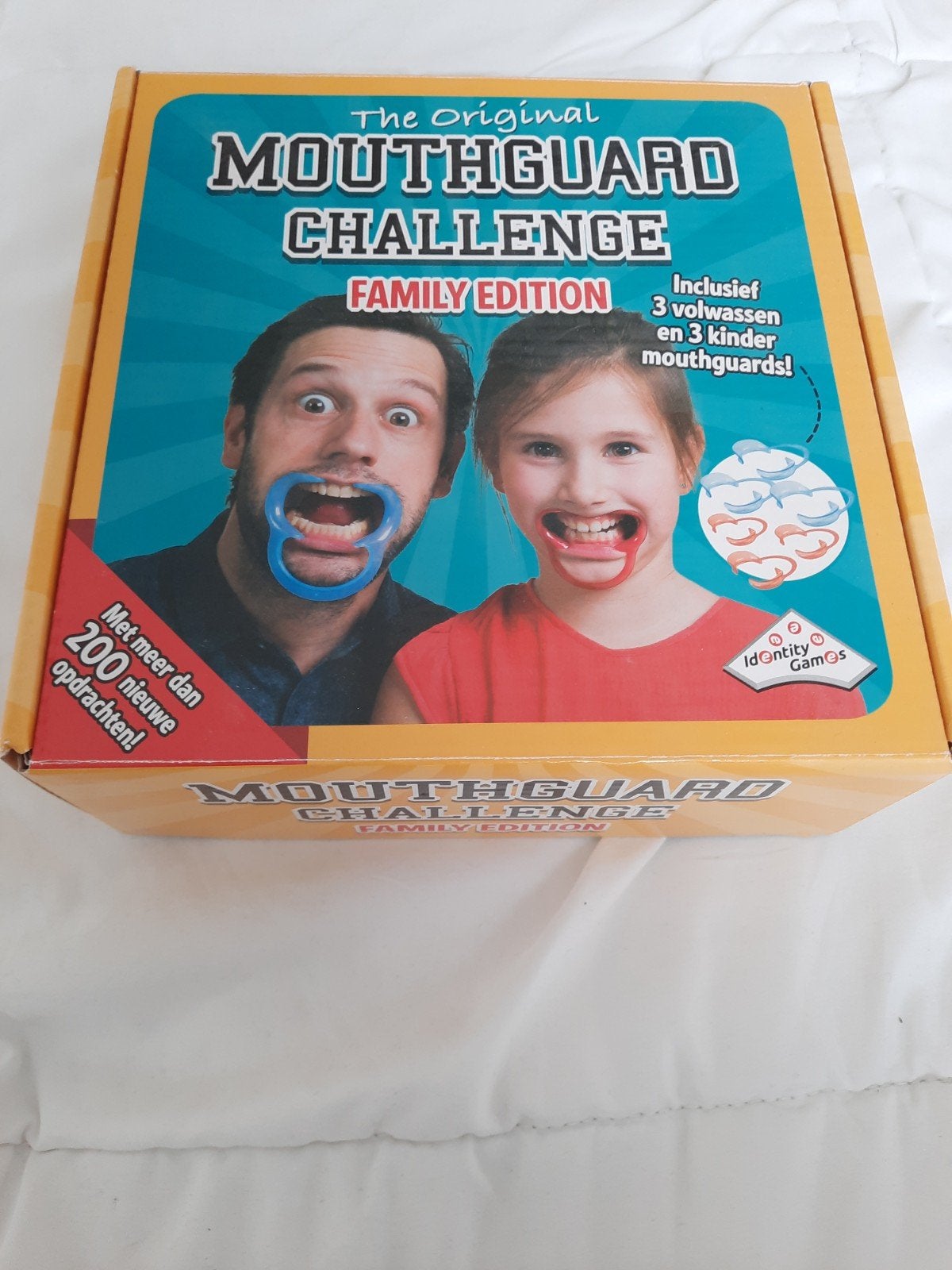 Mouthguard Challenge Family Edition - Hilarisch Spel!, Vijf spelers of meer, Ophalen of Verzenden, Zo goed als nieuw