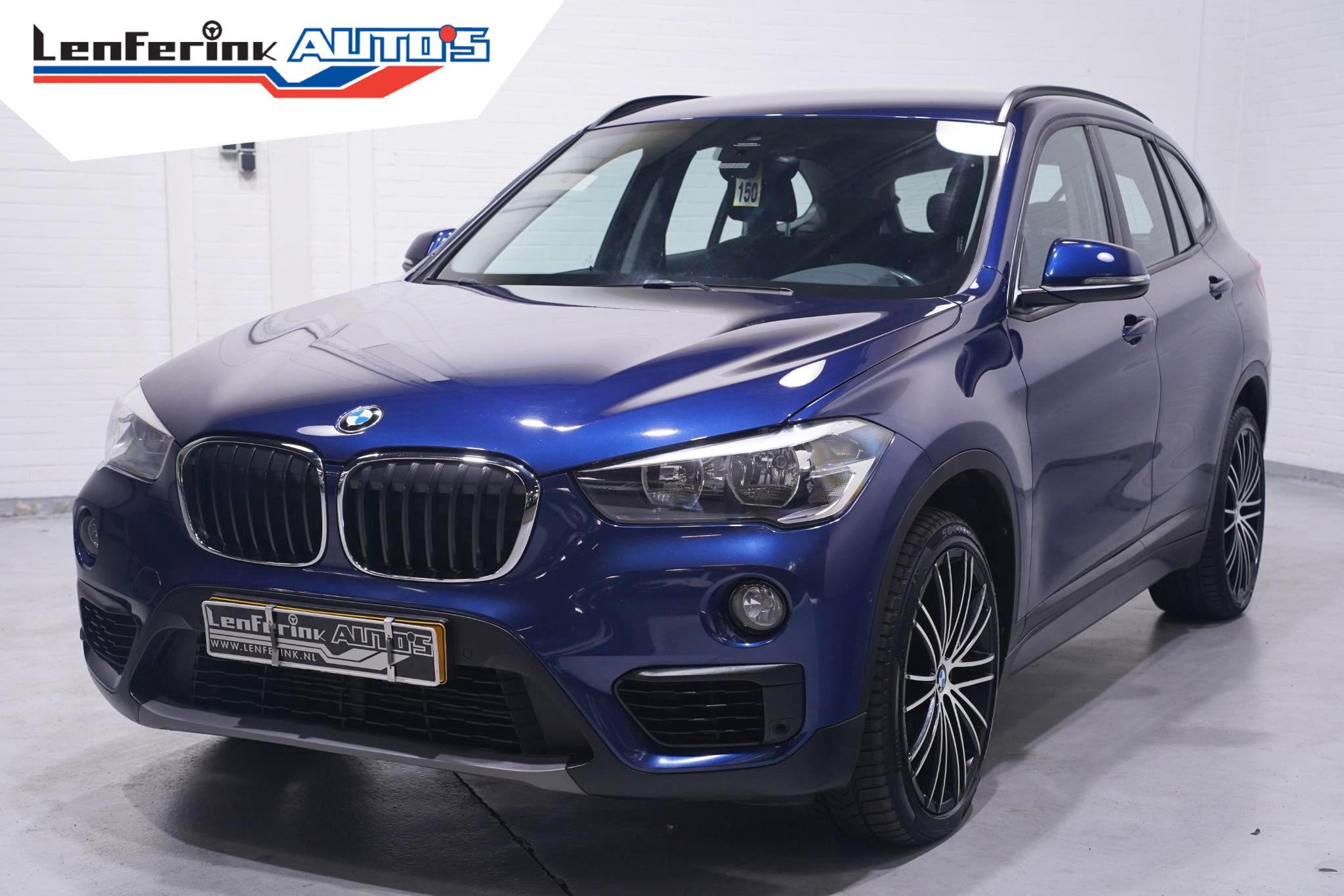 BMW X1 sDrive18i Advantage Navi Sportstoelen Clima Stoelverw, Auto's, Stof, Gebruikt, Euro 6, Blauw