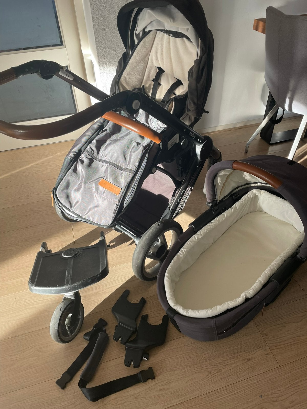 Mutsy evo kinderwagen -buggy en reiswieg, Kinderen en Baby's, Kinderwagens en Combinaties, Ophalen, Gebruikt, Verstelbare duwstang