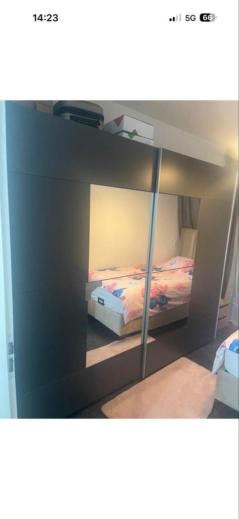 Grote kledingkast met schuifdeuren en spiegel, Huis en Inrichting, Kasten | Kledingkasten, Ophalen, Met plank(en), Gebruikt, 200 cm of meer