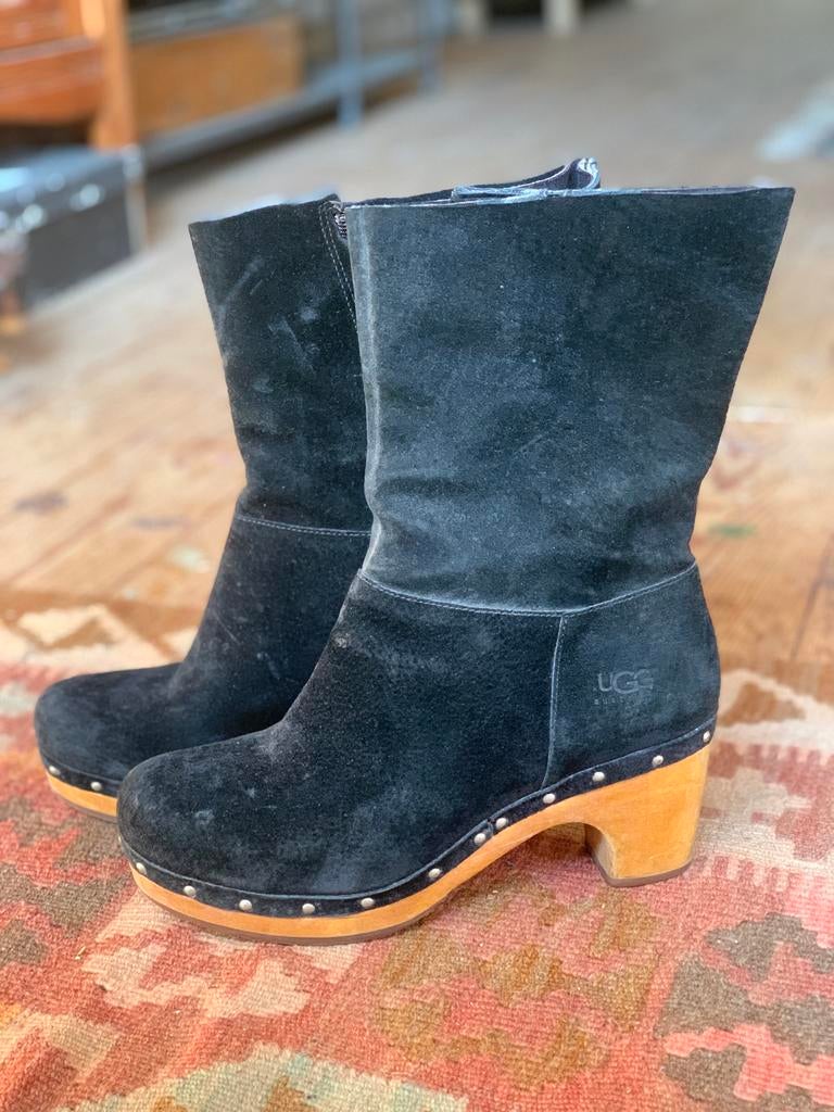 UGG's maat 39, Kleding | Dames, Schoenen, Ophalen of Verzenden, Zo goed als nieuw, Zwart, Lage of Enkellaarzen