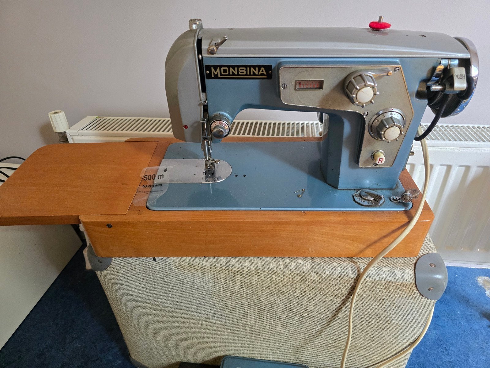 Naaimachine monsina., Ophalen