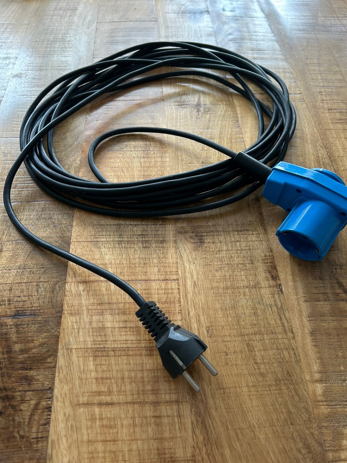 8,50 mtr ELECTRAKABEL VOOR CARAVAN OF TENT, Ophalen