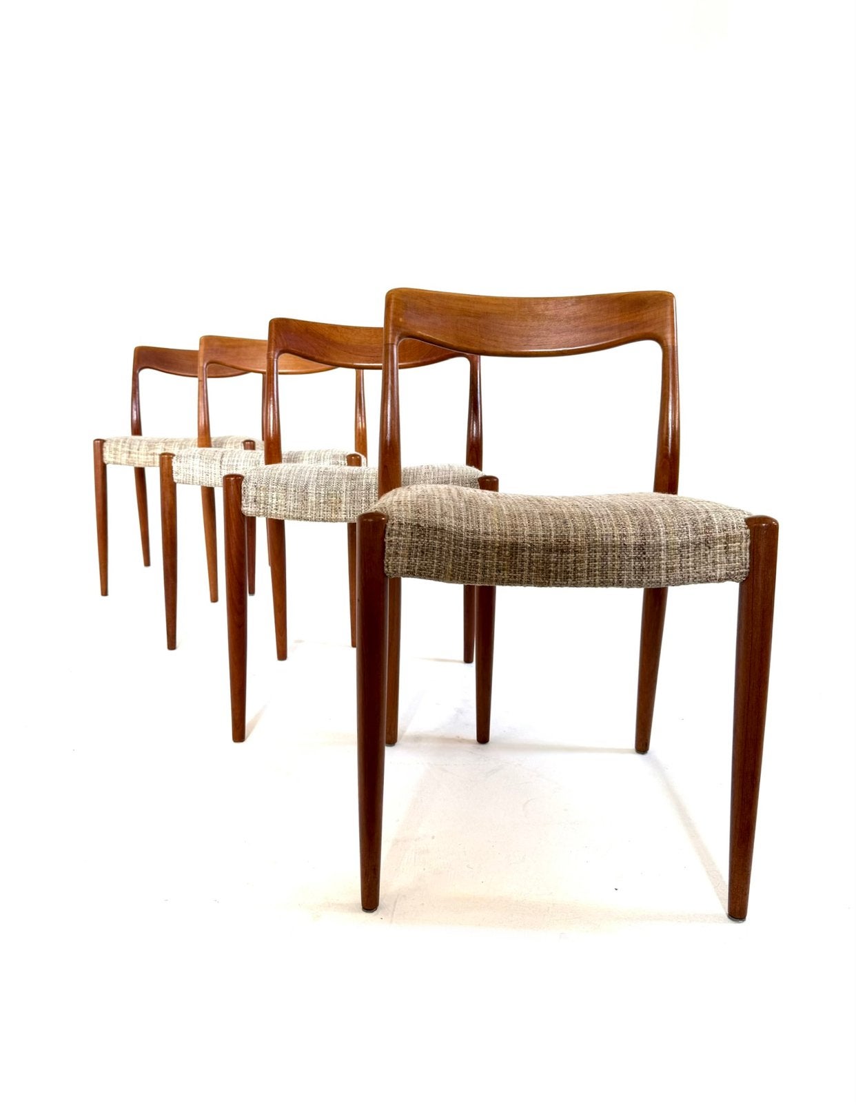 Set van 4 vintage Deense eetkamerstoelen ‘70, Hout, Ophalen of Verzenden, Zo goed als nieuw, Vier
