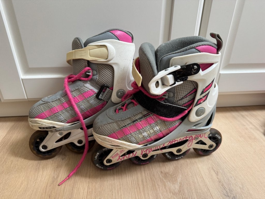 Skates kind maat 32-35, Kinderen, Ophalen of Verzenden, Inline skates 4 wielen, Verstelbaar