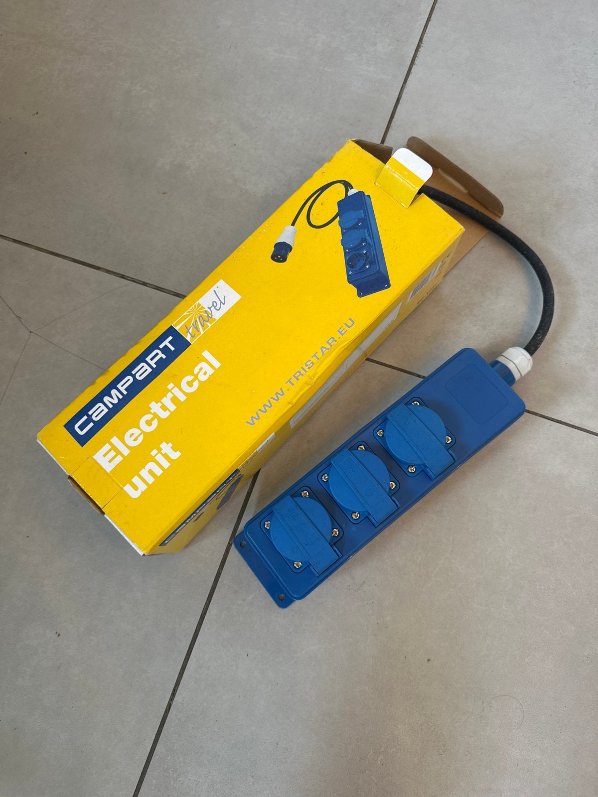 CAMPART Travel Elektrische unit met 3 stopcontacten, Verzenden, Zo goed als nieuw