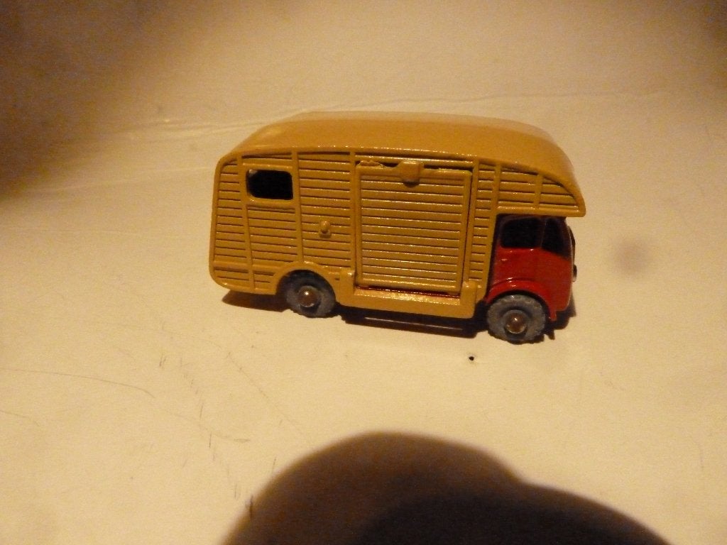 LESNEY: HORSE BOX  MK 7   en weer 'ns >>>MINT<<<< € 15.=, Ophalen of Verzenden, Nieuw, Bus of Vrachtwagen