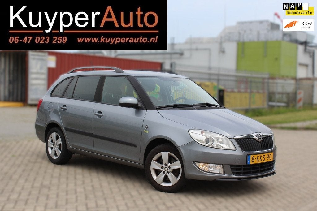 Skoda Fabia Combi 1.2 TSI Fresh automaat camera multimedia t, Euro 5, Gebruikt, 4 cilinders, 49 €/maand