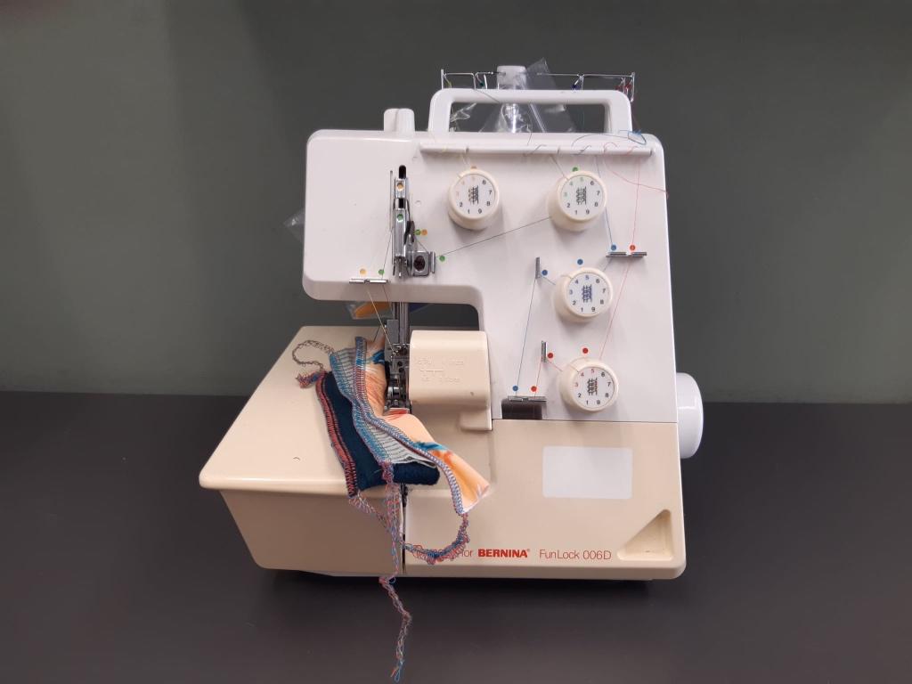 Bernina Funlock 006D, Hobby en Vrije tijd, Naaimachines en Toebehoren, Ophalen of Verzenden, Gebruikt, Lockmachine, Bernina