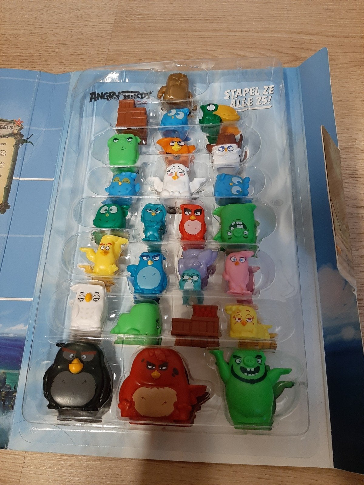 Angry birds verzamelbox met stapel poppetjes, Verzamelen, Ophalen of Verzenden