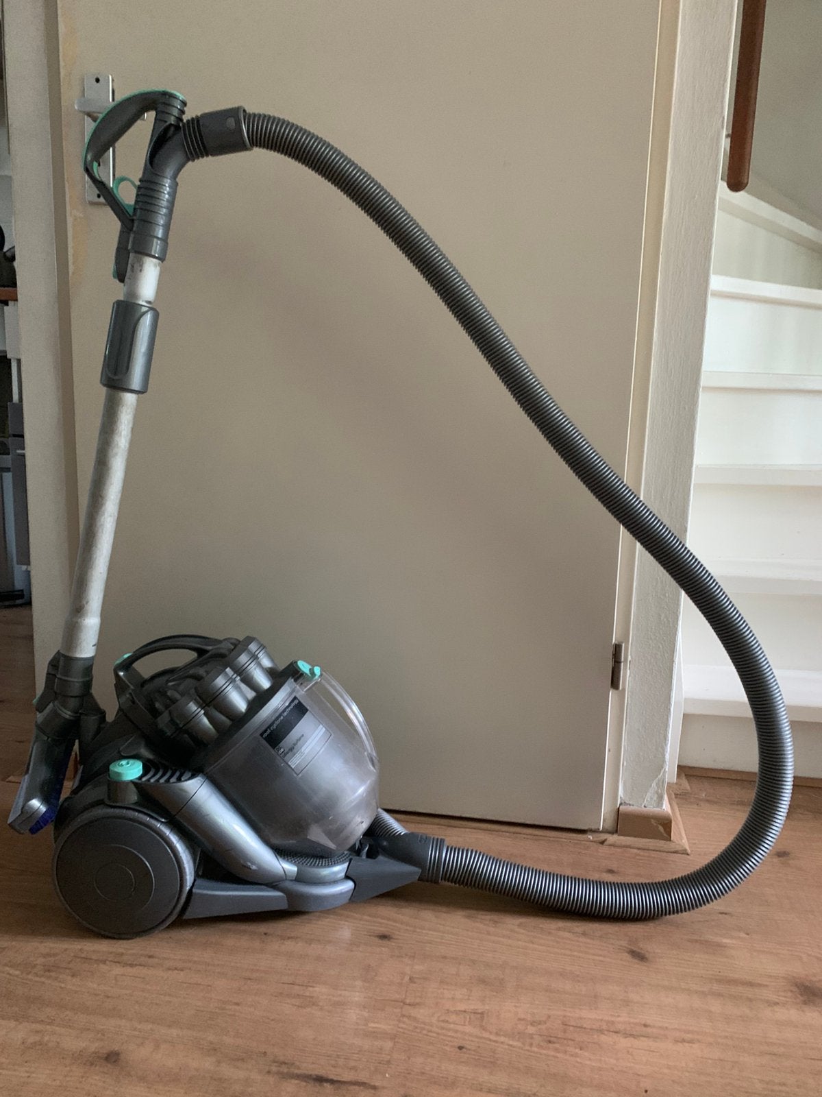 Dyson DC08 Allergy Turbine Stofzuiger voor onderdelen, Ophalen, Dyson, Niet werkend, Reservoir