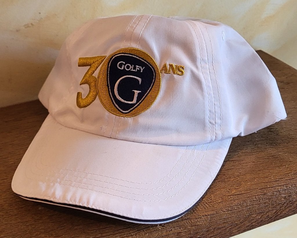 GOLFY 30 jaar, Witte golfpet 100% katoen **** NIEUW ****, Ophalen of Verzenden, Nieuw, Kleding, Overige merken