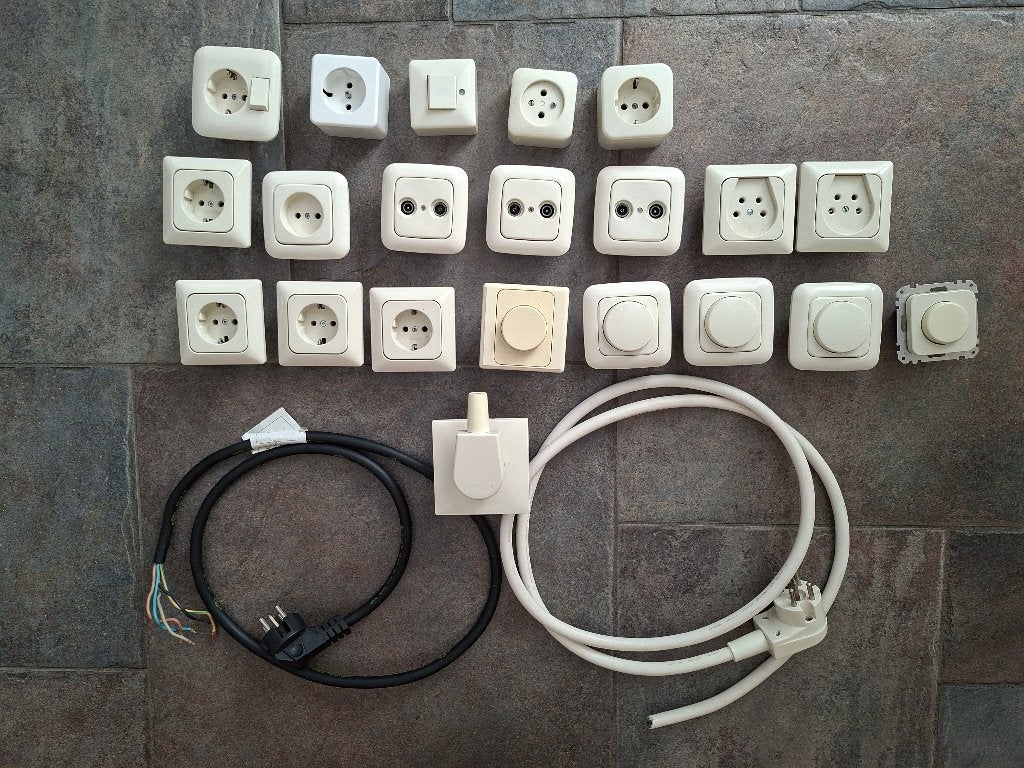 Schakelmateriaal en dimmers in goede staat, Doe-het-zelf en Verbouw, Elektra en Kabels, Ophalen of Verzenden, Gebruikt, Overige typen