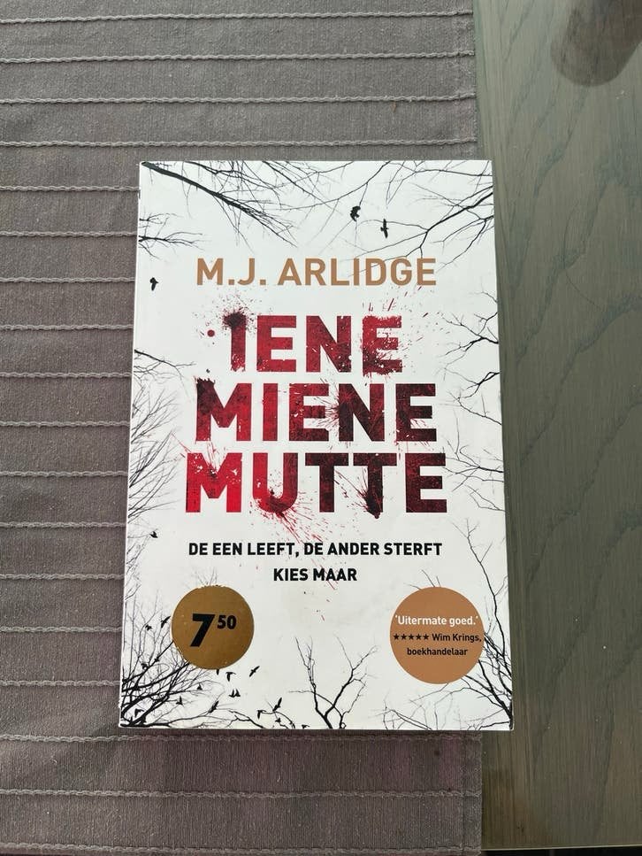 Iene Miene Mutte - M.J. Arlidge (Thriller), Boeken, Thrillers, Ophalen, Gelezen, Europa overig