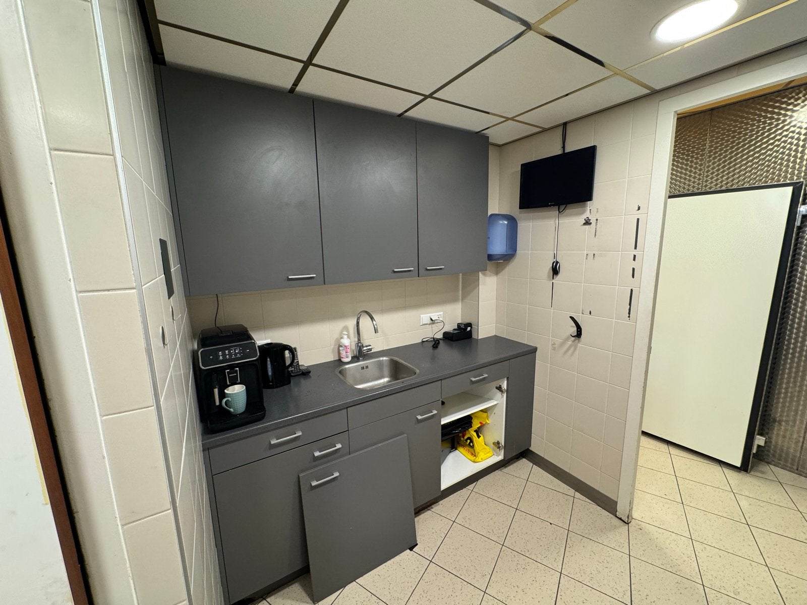 Compacte grijze keuken met boven- en onderkasten, Ophalen, Gebruikt, Enkelwandige keuken, Kunststof