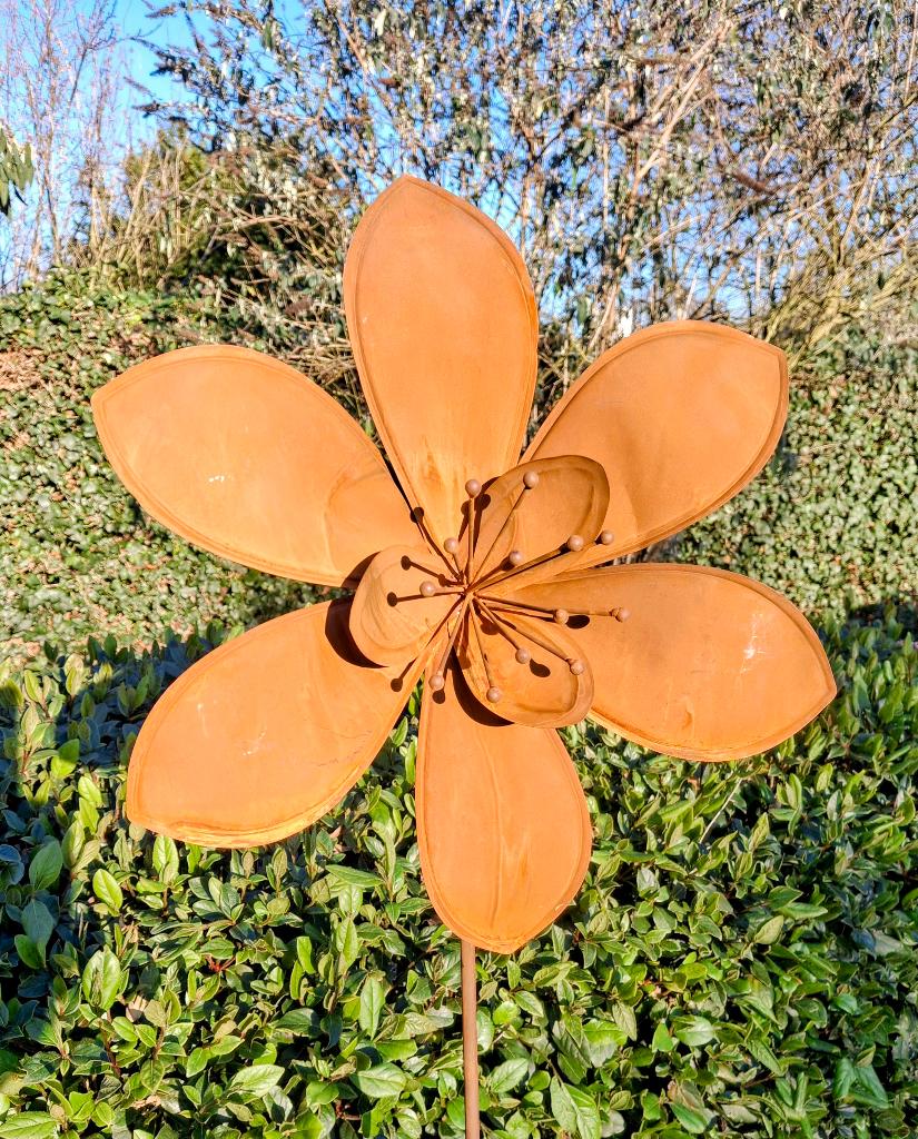 Roest bloem groot lelie op tuinsteker diameter 35 cm., Ophalen of Verzenden, Nieuw