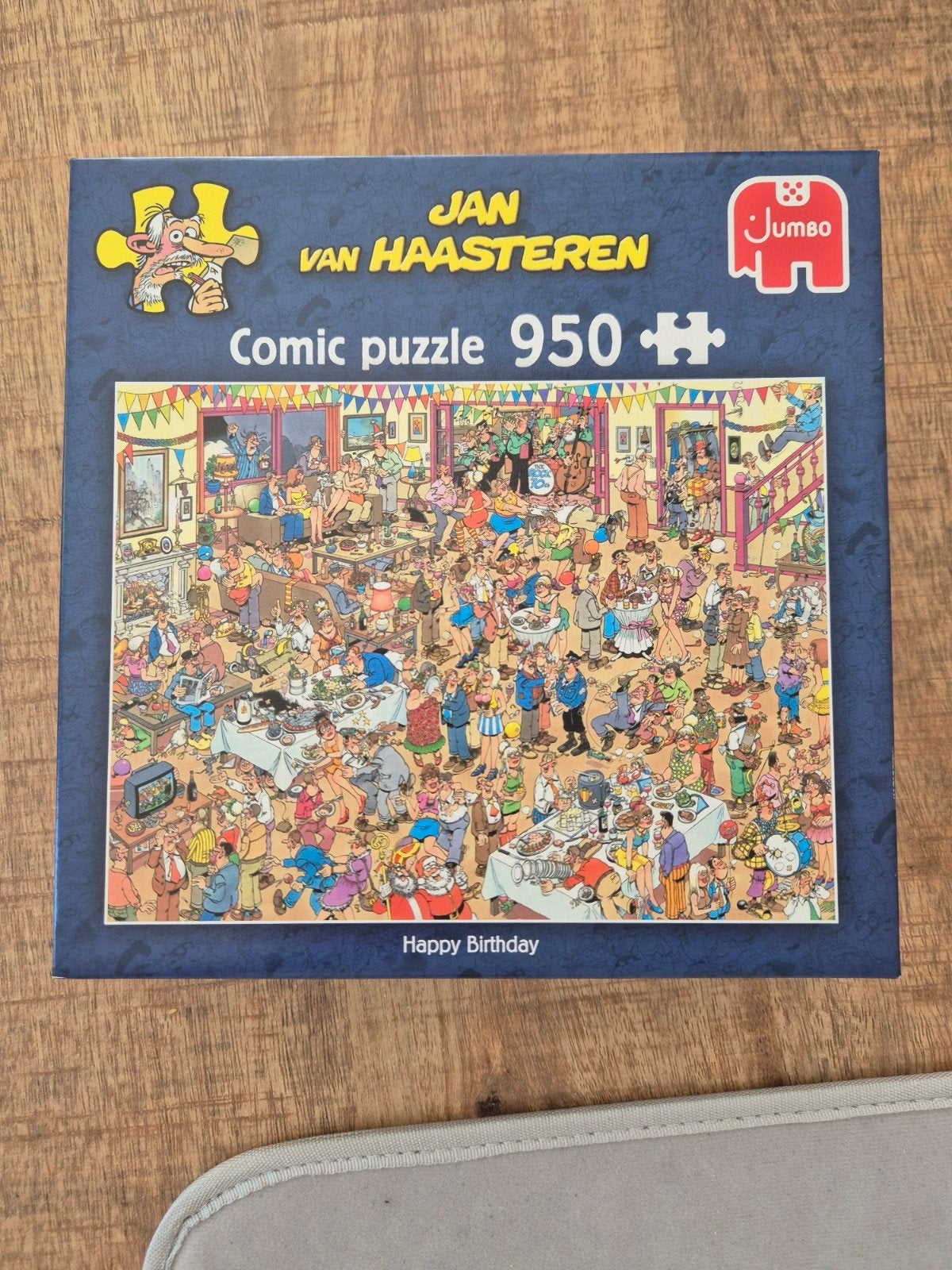 Jan van Haasteren Happy Birthday 950 stukjes, Hobby en Vrije tijd, Denksport en Puzzels, Ophalen, 500 t/m 1500 stukjes, Zo goed als nieuw