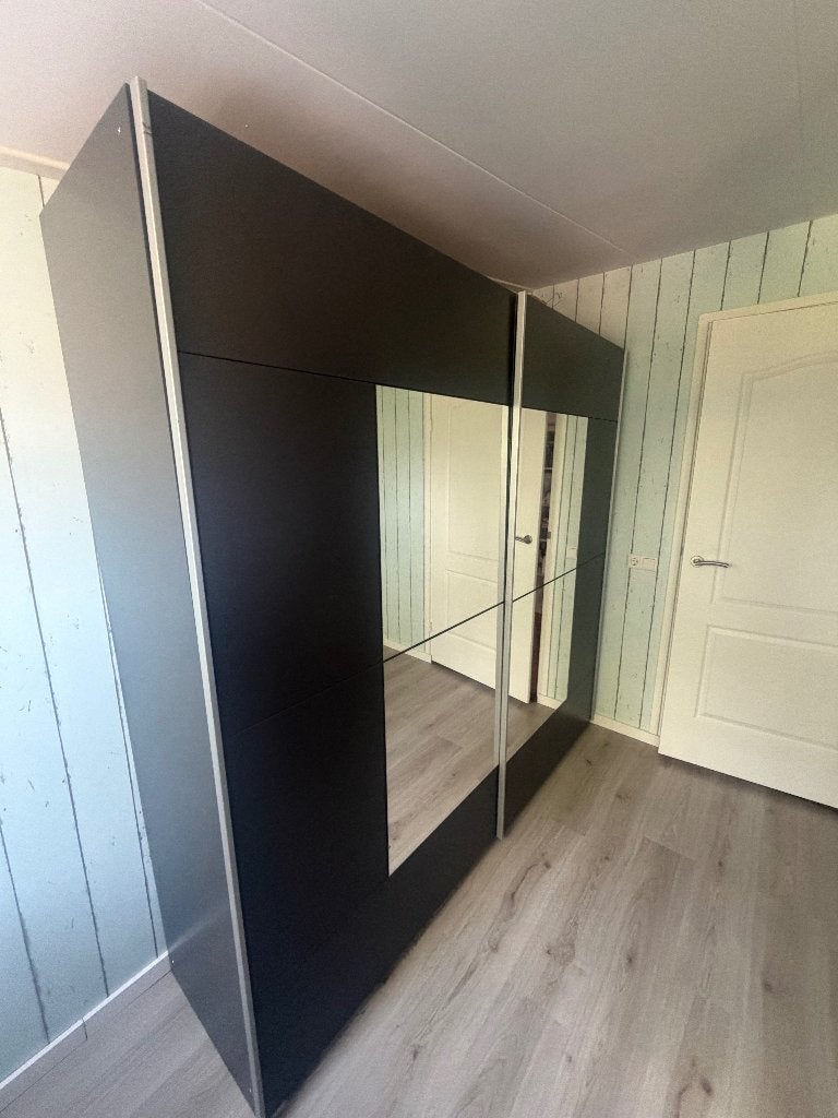 Gratis Grote Kledingkast met schuifdeur en spiegel, Ophalen, Gebruikt, 200 cm of meer, 200 cm of meer