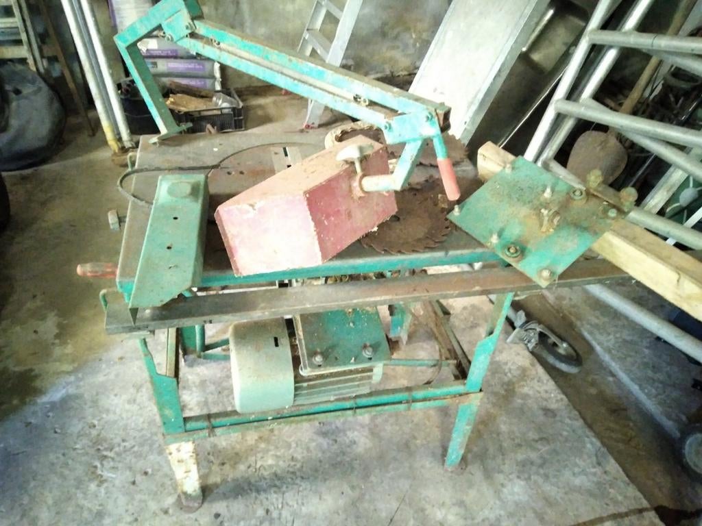 Zware zaagtafel  NU GRATIS AF TE HALEN !!!, Ophalen, Gebruikt, Cirkelzaag, 70 mm of meer