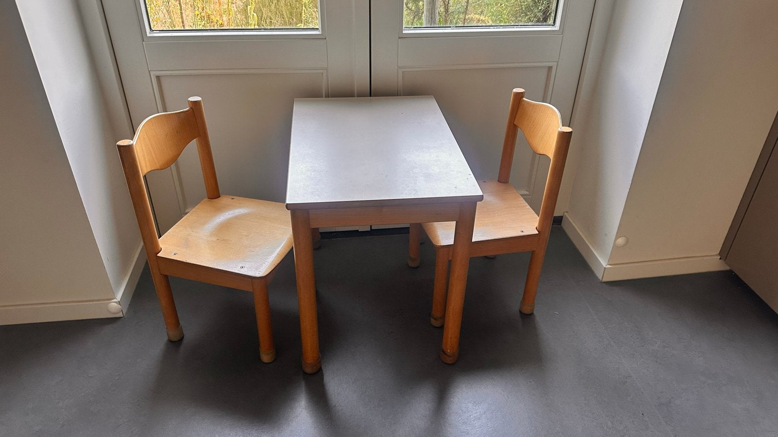 Kinder tafel en stoelen set - Schilte, Ophalen of Verzenden, Gebruikt, Tafel(s) en Stoel(en)