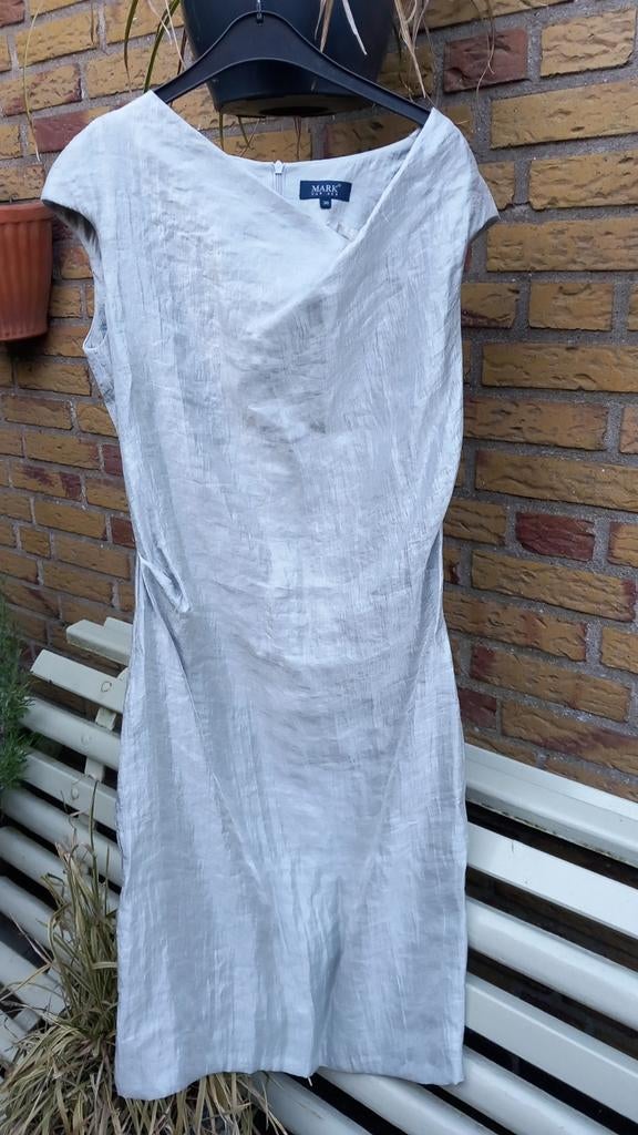 Stijlvolle zilverkleurige jurk van MARK, Kleding | Dames, Jurken, Ophalen of Verzenden