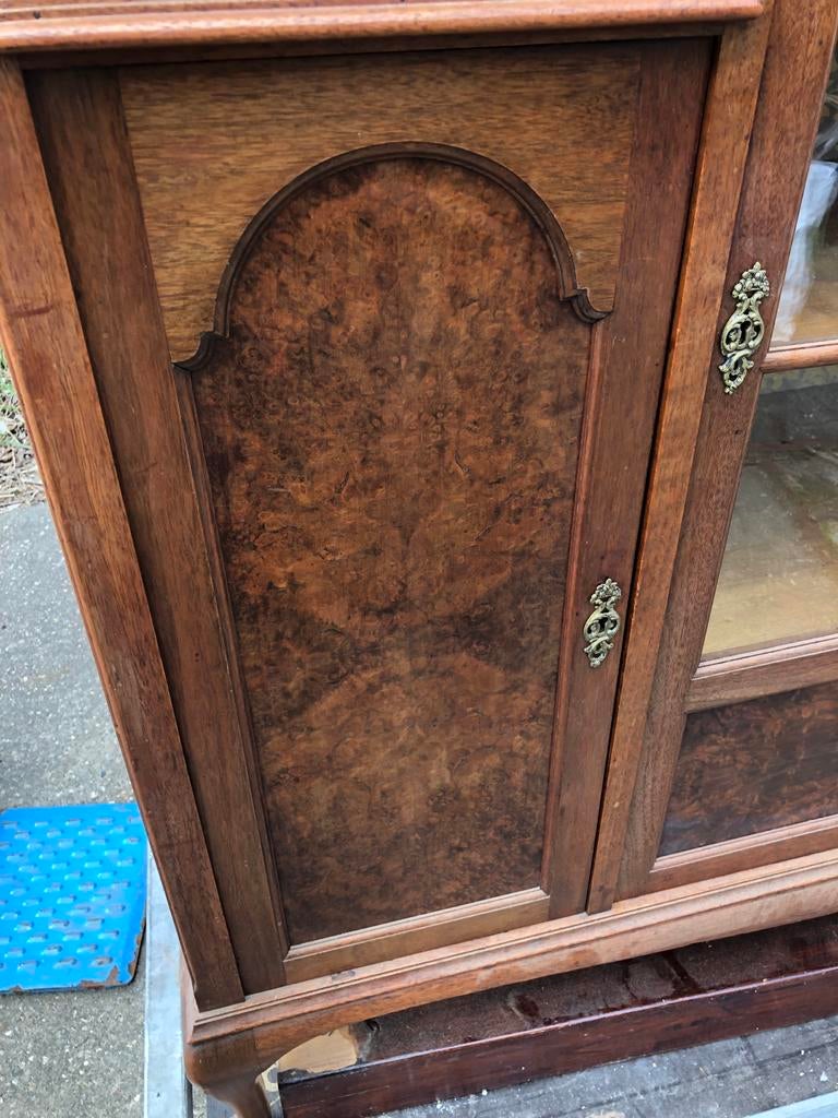 Antieke vitrinekast, wortelnoten 127 x 45, 130 hoog, Ophalen