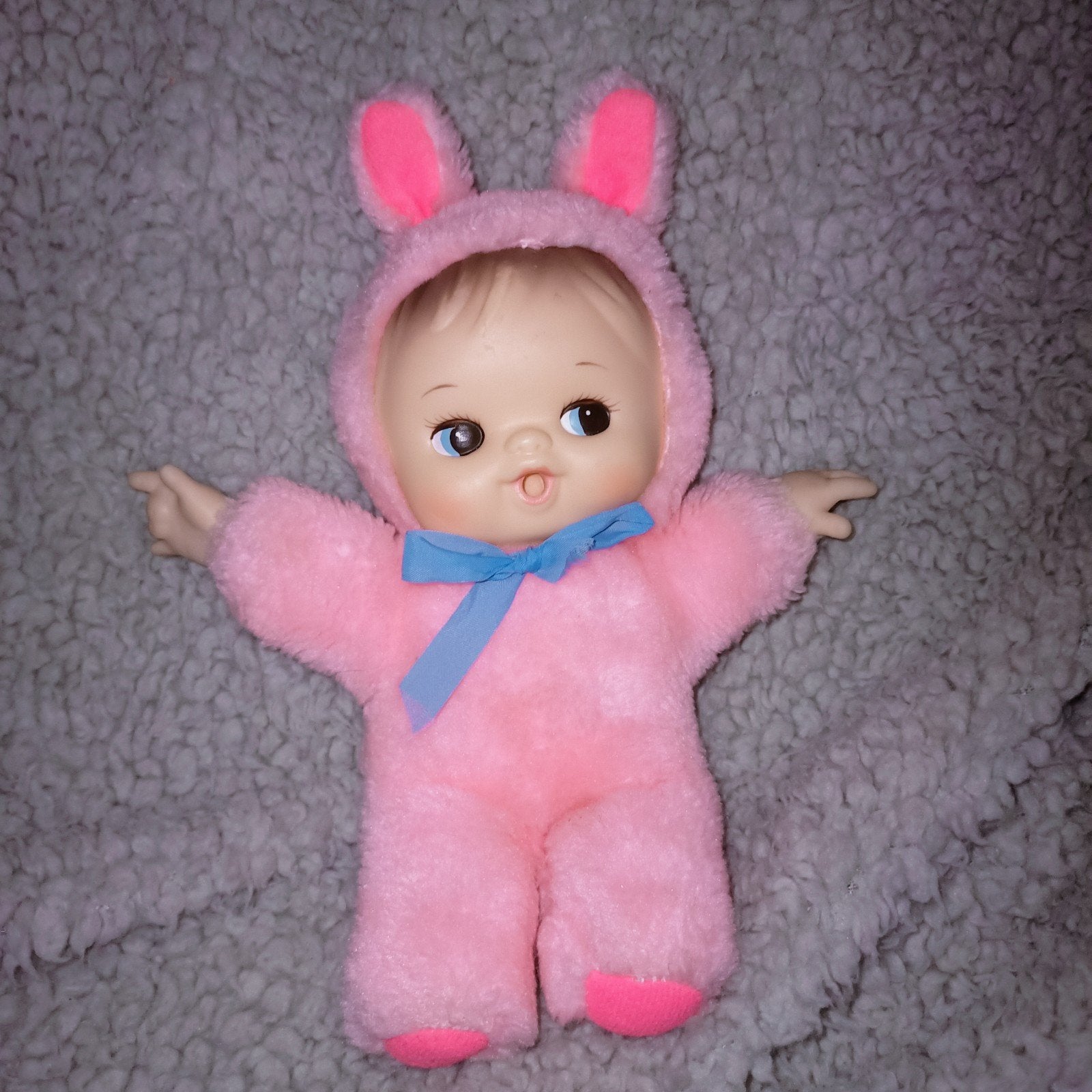 vintage roze popje met konijnen oren., Konijn, Ophalen of Verzenden, Zo goed als nieuw, Roze