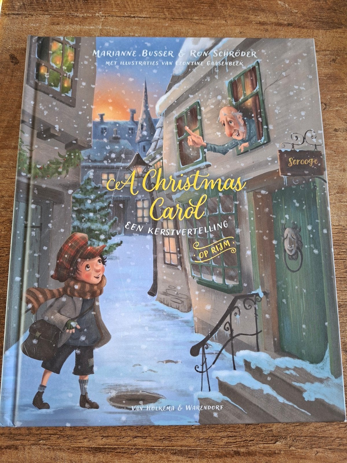 A Christmas Carol - Een kerstvertelling op rijm, Boeken, Fictie algemeen, Ophalen of Verzenden, Zo goed als nieuw, Marianne Busser; Ron Schröder