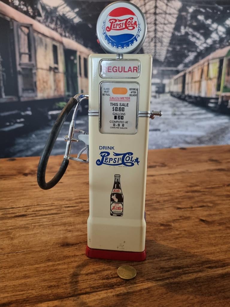 Vintage Pepsi-Cola spaarpot benzinepomp, Ophalen of Verzenden, Zo goed als nieuw