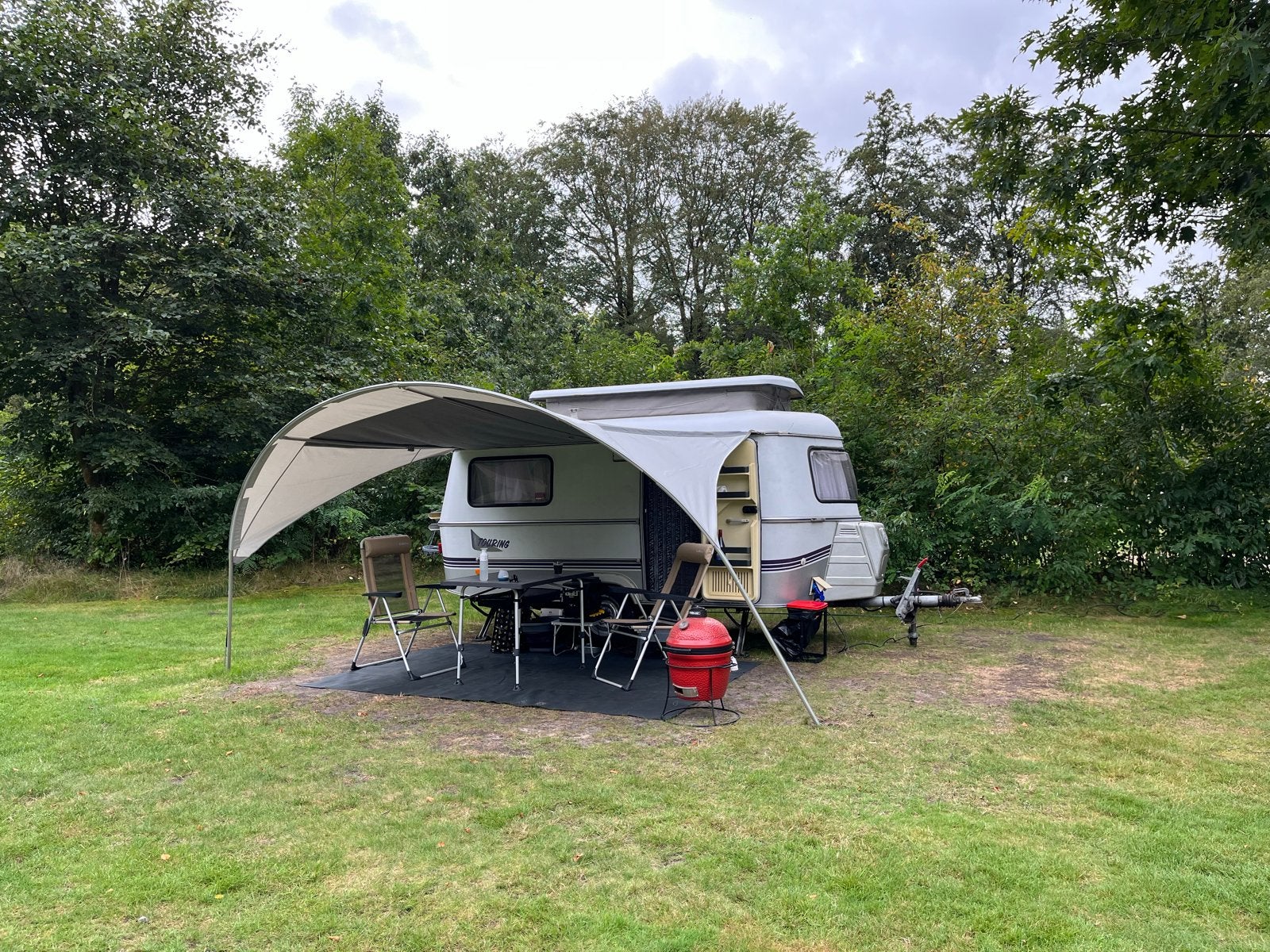 Eriba Touring 1995, Caravans en Kamperen, Vast bed, Standaardzit, 750 - 1000 kg, Particulier