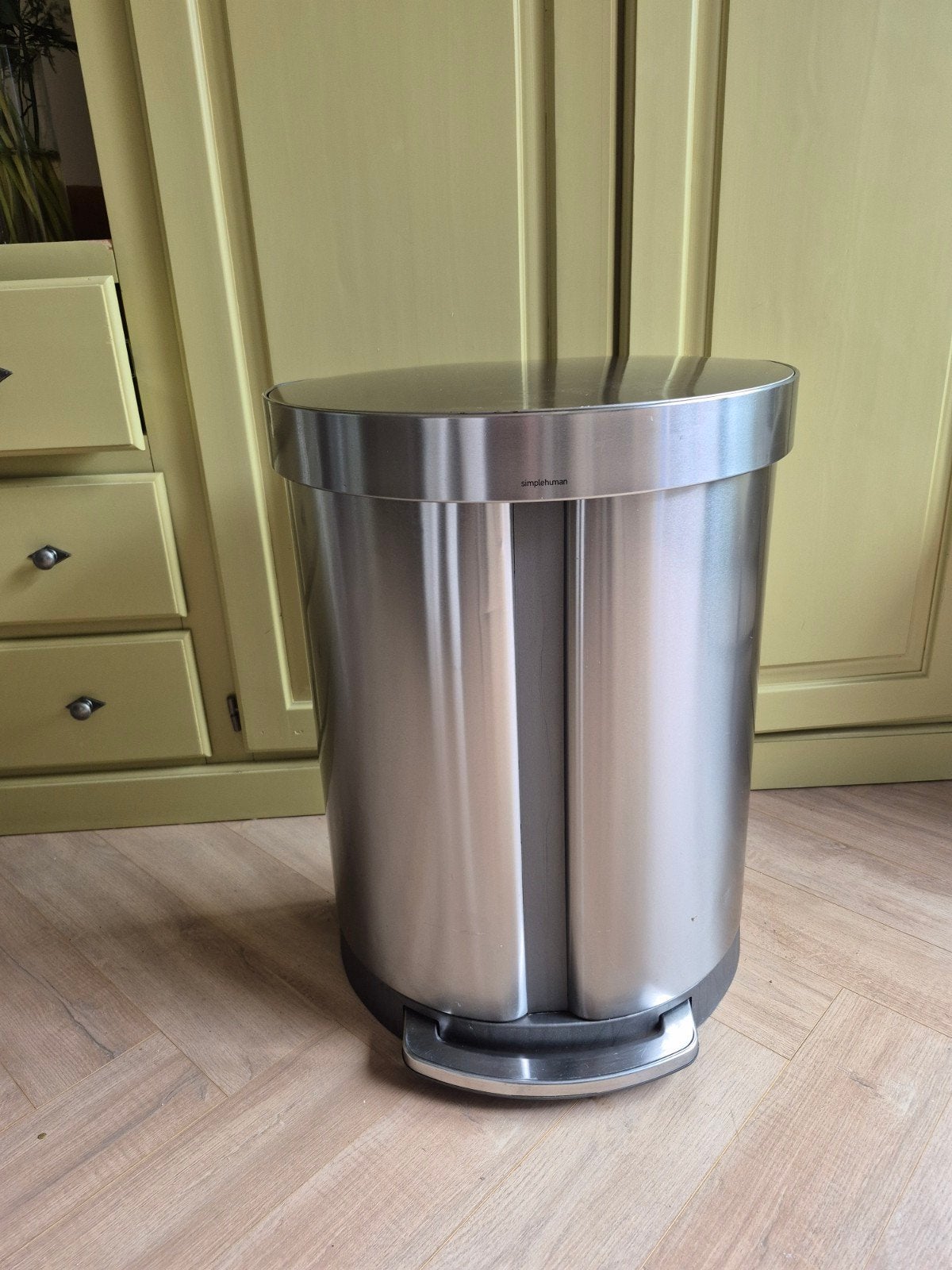 Simplehuman RVS prullenbak met softclose/scheidingsbak, Ophalen, Gebruikt, Met pedaal, 40 liter of meer