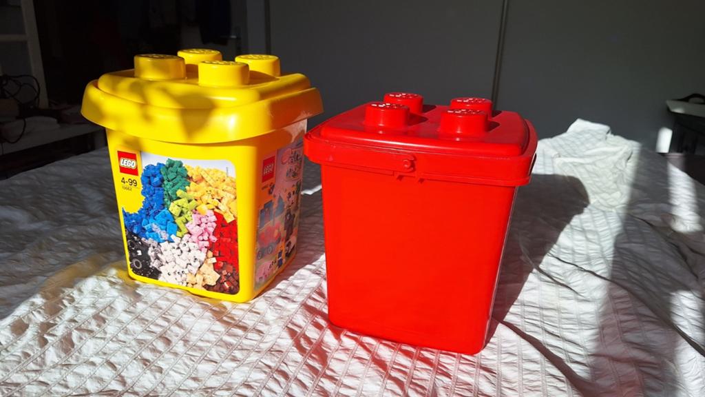 2 lege Lego emmers - rood en geel, Ophalen of Verzenden